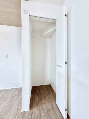 ���̑����ρ@�L�b�`���ɂ̓p���g���[�I�H�ނ̃X�g�b�N�͂������A���p�i�̎��[�Ȃǎg�����͂��낢��I