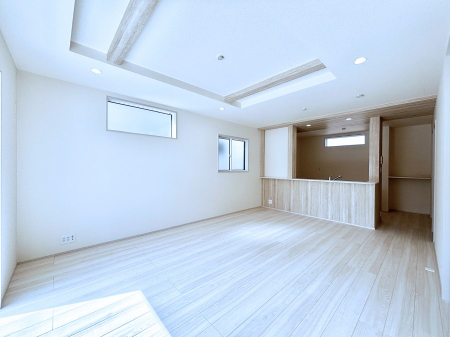 ���r���O�@�傫�ȑ����炽���Ղ�̗z���ƕ����������郊�r���O