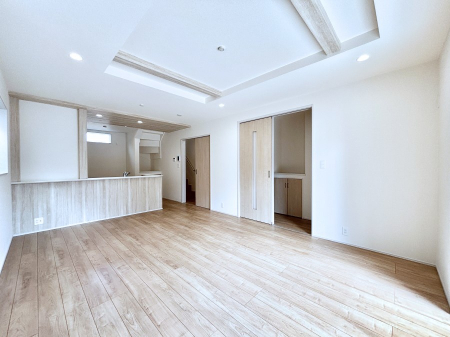 ���̑����ρ@�Ƒ������R�ƏW�܂�e���̃X�y�[�X�ɂȂ肻��