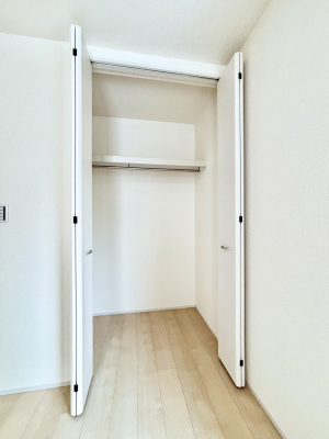 ���[�@�m���̃N���[�[�b�g�B���s��������̂Ō���̈ߗނ�����������܂�܂��B