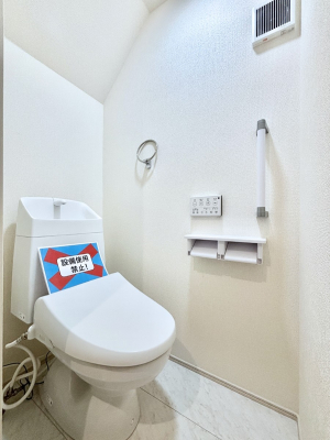 �g�C���@�g�C����1�K��2�K���ꂼ��ɔz�u����Ă��ĂƂĂ��֗��ł��B 