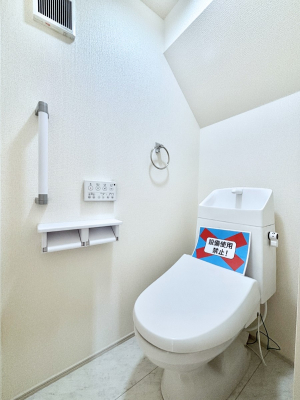 �g�C���@�g�C����1�K��2�K���ꂼ��ɔz�u����Ă��ĂƂĂ��֗��ł��B 