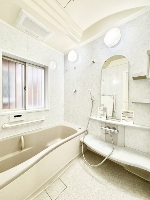 �����@����̔�������Ă���閾�邢�������̂���o�X���[��