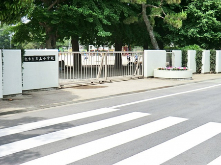 ���ӊ��@���w�Z 1100m �D���s���O�R���w�Z