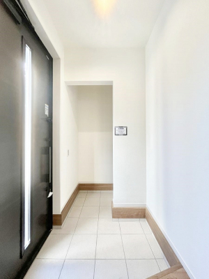 ���ց@�K���X�X���b�g�̓��������փh�A�������Ɍ���͂��Ă���܂�