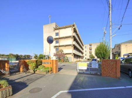 ���ӊ��@���w�Z 560m �D���s�����я��w�Z