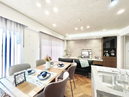 ���r���O�@�������������͋C�̂k�c�j�͉Ƒ��݂�Ȃ̉��K���