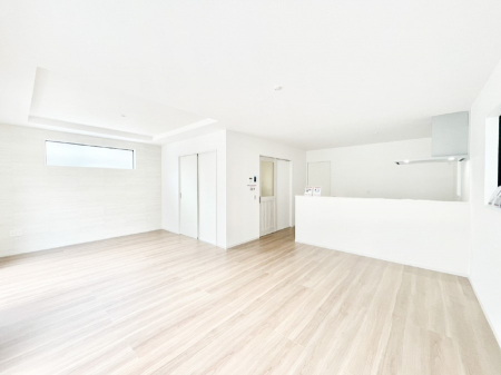 ���̑����ρ@�Ƒ��̏Ί炪���R�Ɛ��܂�Ă���A����ȕ��͋C�̃_�C�j���O�Ɏd�オ���Ă��܂��B