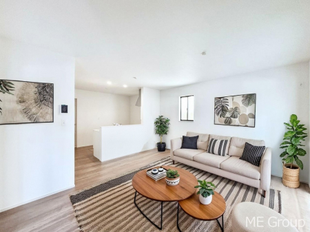 ���r���O�@�Ƒ��̘a�₩�ȉ�b���������Ă������B�J�����̂��郊�r���O�ł��B���Ƌ��CG�ł�  