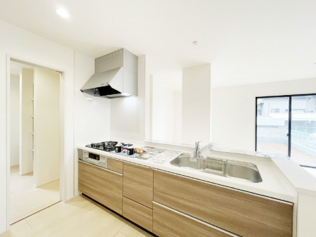 �L�b�`���@���������Ȃ��炲�Ƒ��Ƃ̉�b���y���߂�ΖʃJ�E���^�[�L�b�`��