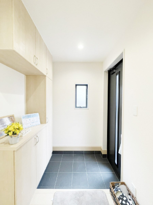 ���ց@���ʔ��͂��Ƒ��̎ʐ^��G�߂̃C���e���A�ŏ���I�Ƃ��ĉ��o�ł��܂�