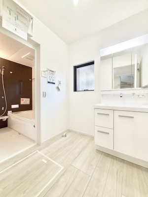 ���̑��@�L�X�Ƃ�Ƃ�̂��郉���h���[�X�y�[�X�B  