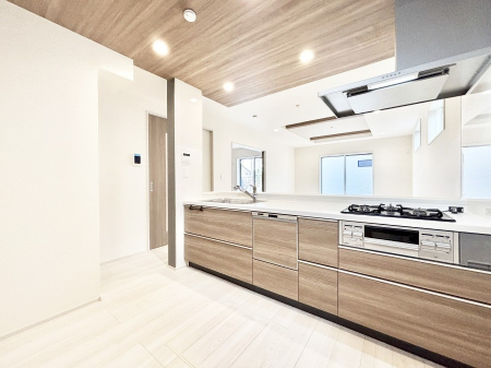 �L�b�`���@���������Ȃ���ł����Ƒ��Ƃ̉�b���y���߂�ΖʃL�b�`��