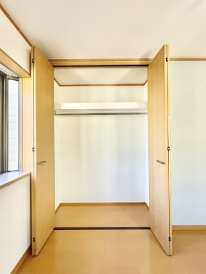 ���[�@�m���̃N���[�[�b�g�B���s��������̂Ō���̈ߗނ�����������܂�܂��B