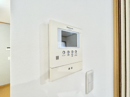 ���̑����ρ@���q�҂��m�F�ł���s�u���j�^�[�t�C���^�[�z��