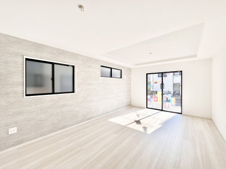 ���r���O�@�傫�ȑ����炽���Ղ�̗z���ƕ����������郊�r���O