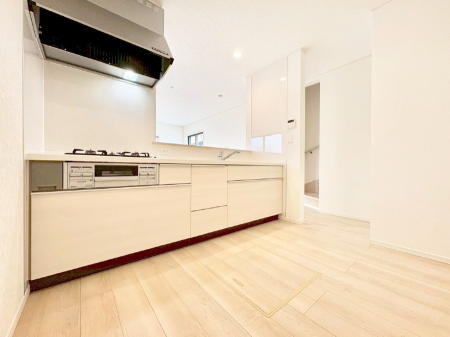 �L�b�`���@���r���O�ŗV�Ԃ��q�l�������Ȃ��炨�������ł���ΖʃL�b�`���B  