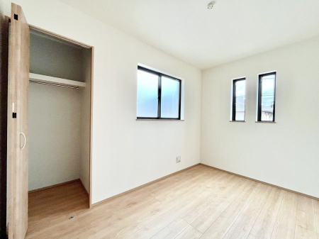 �q�������@�q�������ɂ��������߂Ȏ��[�X�y�[�X�����Ղ�̋���