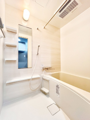 �����@����̔�������Ă���閾�邢�������̂���o�X���[��