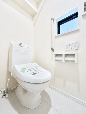 �g�C���@�g�C����1�K��2�K���ꂼ��ɔz�u����Ă��ĂƂĂ��֗��ł��B 