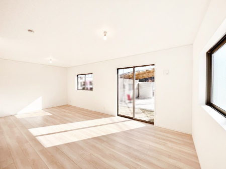 ���r���O�@�������������͋C�̂k�c�j�͉Ƒ��݂�Ȃ̉��K���