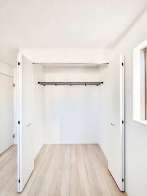 ���[�@�m���̃N���[�[�b�g�B���s��������̂Ō���̈ߗނ�����������܂�܂��B