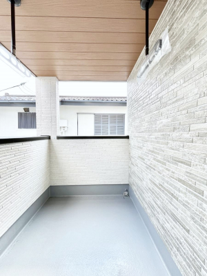 �o���R�j�[�@�C���i�[�o���R�j�[�Ȃ̂ŉJ�ł����󕨂����������o���āA���ʂ�������̂Ŋ������ǂ��A�������X�y�[�X�Ƃ��ďd�󂵂܂��B 