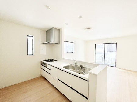 �L�b�`���@���������Ȃ��炲�Ƒ��Ƃ̉�b���y���߂�ΖʃJ�E���^�[�L�b�`��