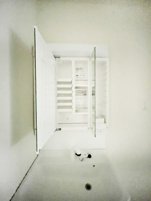 ���̑����ρ@�O�ʋ��̗��ɁA���ϕi��q���p�i�Ȃǂ����[�\�B���ʑ����������ƕۂ��܂��I