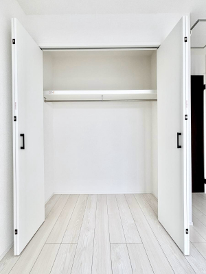 ���[�@�m���̃N���[�[�b�g�B���s��������̂Ō���̈ߗނ�����������܂�܂��B