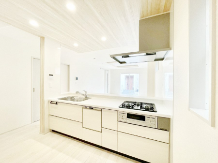 �L�b�`���@���Ƒ��̉�b�e�ޑΖʃL�b�`���B���������̃p�p�}�}�����Ƒ��Ɖ߂������Ԃ����������I