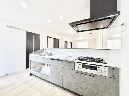 �L�b�`���@���������Ȃ���ł����Ƒ��Ƃ̉�b���y���߂�ΖʃL�b�`��