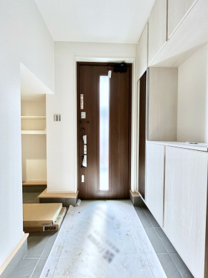 ���ց@�V���[�Y�C���N���[�N�t���̌��ցB�Ƒ��S���̌C��J��Ȃǂ���������[�ł��܂��B