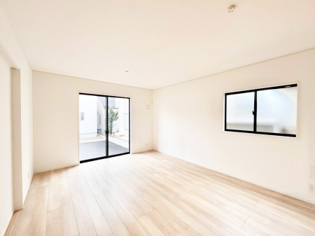 ���r���O�@�傫�ȑ����炽���Ղ�̗z���ƕ����������郊�r���O