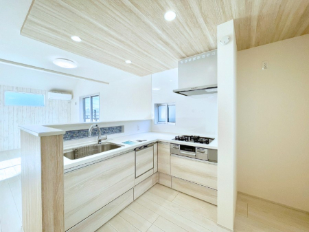 �L�b�`���@�������������I�ɁA�y�����I�V�X�e���L�b�`��  