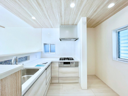 �L�b�`���@L���^���Ɨ�������X�y�[�X���L�X�Ǝg���܂��B�R���p�N�g�ɓ����Ă��������N���N�B    