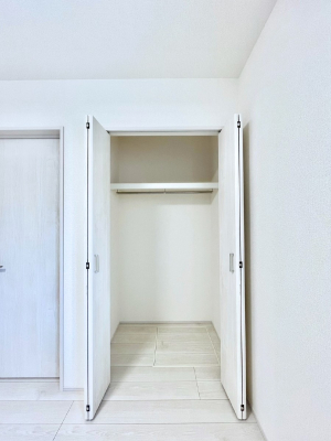 ���[�@�m���̃N���[�[�b�g�B���s��������̂Ō���̈ߗނ�����������܂�܂��B