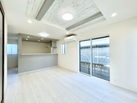 ���r���O�@�傫�ȑ����炽���Ղ�̗z���ƕ����������郊�r���O