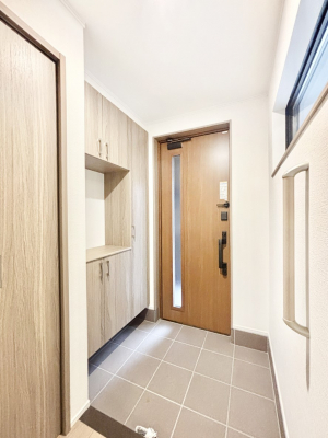 ���ց@�K���X�X���b�g�̓��������փh�A�������Ɍ���͂��Ă���܂�