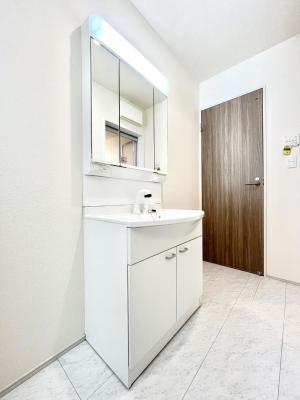 ���̑��@�������̂�����K��Ԃł��B�����̐g�x�x���C�����ǂ����g�������܂��B 