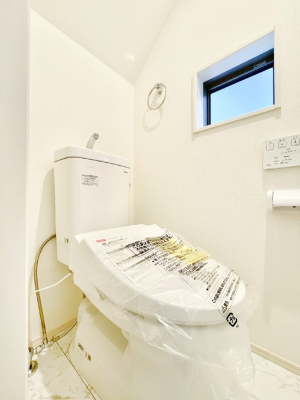 �g�C���@�g�C����1�K��2�K���ꂼ��ɔz�u����Ă��ĂƂĂ��֗��ł��B 