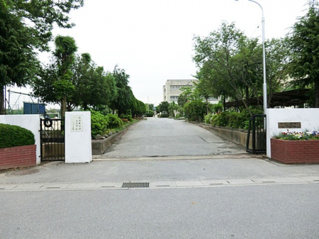 ���ӊ��@���w�Z 1000m �t�����s��������w�Z