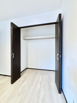 ���[�@�m���̃N���[�[�b�g�B���s��������̂Ō���̈ߗނ�����������܂�܂��B