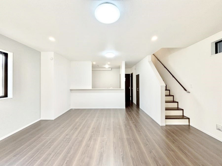 ���̑����ρ@�����u�������܁v�u��������v�Ƒ��Ƃ̃R�~���j�P�[�V�������[�܂郊�r���O�C���K�i������܂��B