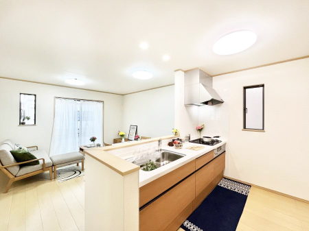 �L�b�`���@���������Ȃ���ł����Ƒ��Ƃ̉�b���y���߂�ΖʃL�b�`��