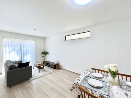 ���r���O�@�Ƒ��c���̎��Ԃ����������Ȃ��났�̃��r���O�_�C�j���O�B   