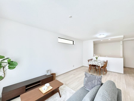 ���̑����ρ@�Ƒ��̏Ί炪���R�Ɛ��܂�Ă���A����ȕ��͋C�̃_�C�j���O�Ɏd�オ���Ă��܂��B