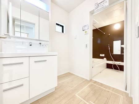 ���̑��@�L�X�Ƃ�Ƃ�̂��郉���h���[�X�y�[�X�B  