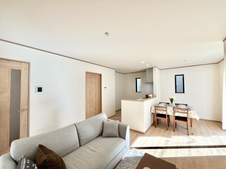 ���r���O�@�Ƒ��c���̎��Ԃ����������Ȃ��났�̃��r���O�_�C�j���O�B   