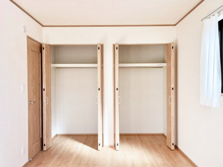 ���[�@�m���̃N���[�[�b�g�B���s��������̂Ō���̈ߗނ�����������܂�܂��B